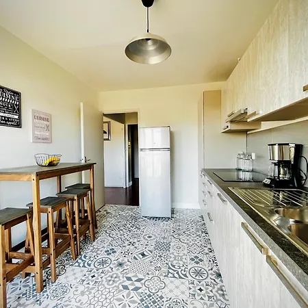 Confort Avec Baby-foot Apartment